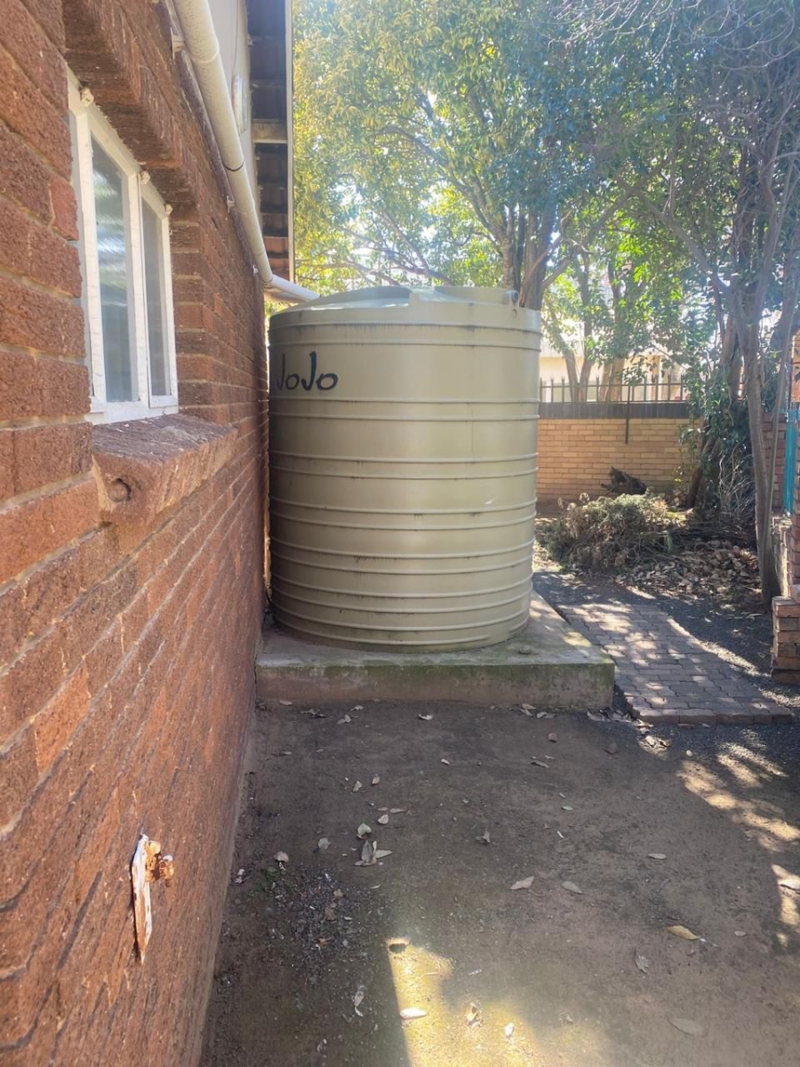 5 Bedroom Property for Sale in Ladybrand Free State